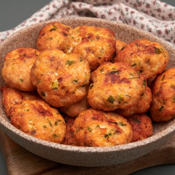 Oven-Baked Salmon Meatballs Oven-Baked Salmon Meatballs